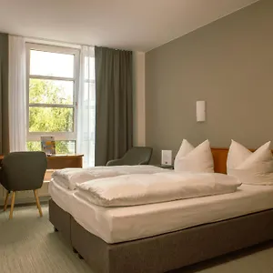 senscity-hotel-berlin-spandau.find-berlin-hotels.com/